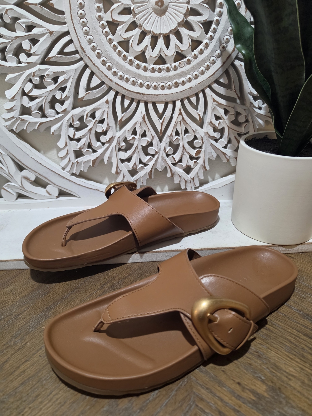 Aerosoles Tan/brown Buckle Toe-Post Sandals Womens 10